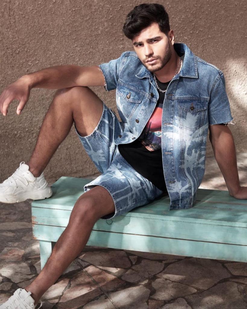 2eacd643-3658-4781-a06b-7e3fc1e3d5f7