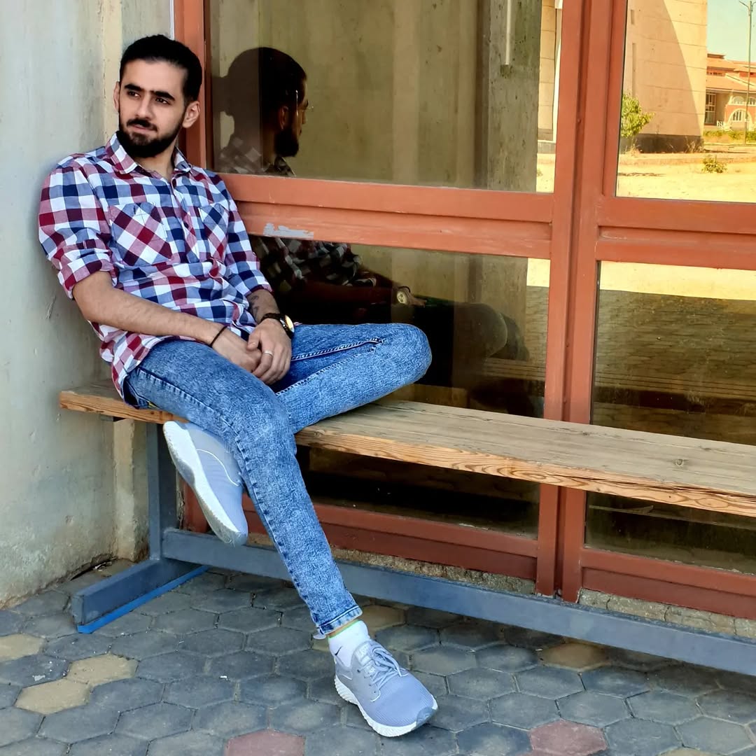 إختَلِف ، إختَلِف دائما ولو تطلّب الأمر اختفائك ، إختلِف . جميعنا صفحآت في كتب آخرين ، اجعل صفحتك لا تُنسى . …- Scorpio.webp إختَلِف ، إختَلِف دائما ولو تطلّب الأمر اختفائك ، إختلِف . جميعنا صفحآت في كتب آخرين ، اجعل صفحتك لا تُنسى . …- Scorpio.webp